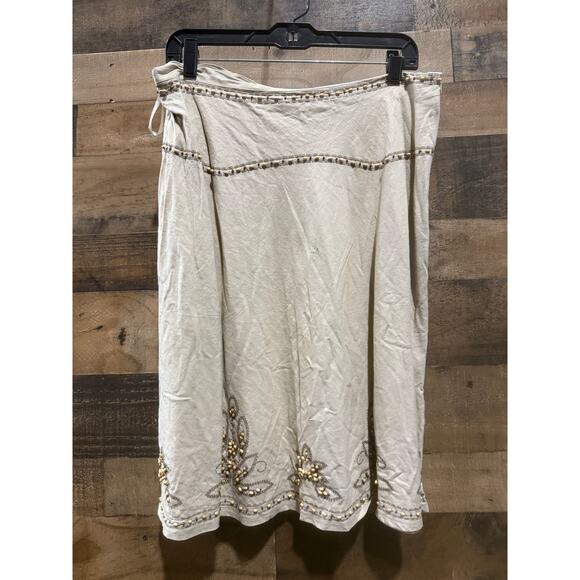 Motto Blouse – Women’s Size 14 – Tan Hi-Low Floral with Wood Beading - Picture 2 of 7